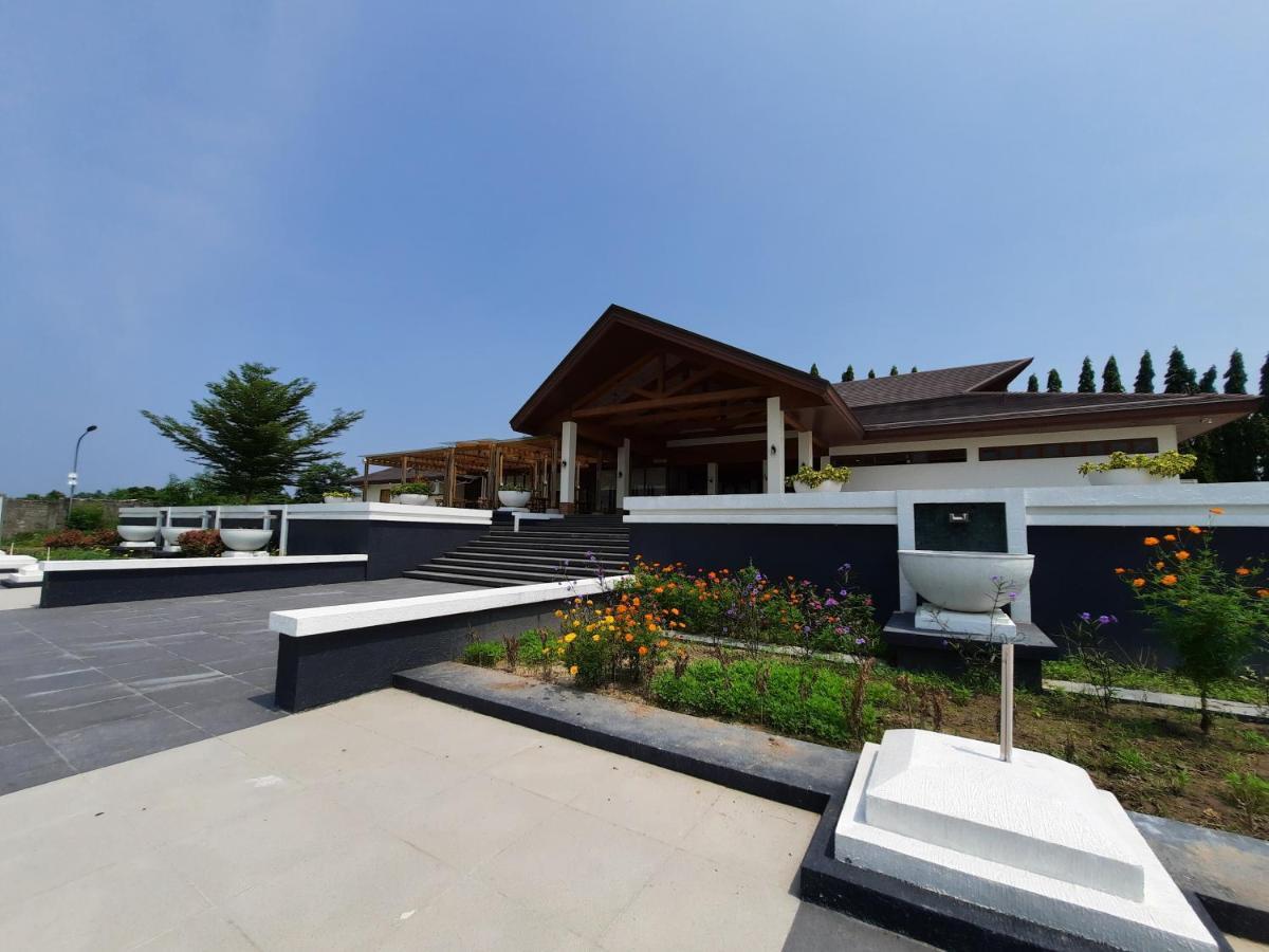 เดอะ ฟาร์มเฮาส์ บาย อีดีแอล Hotel Tarlac City ภายนอก รูปภาพ