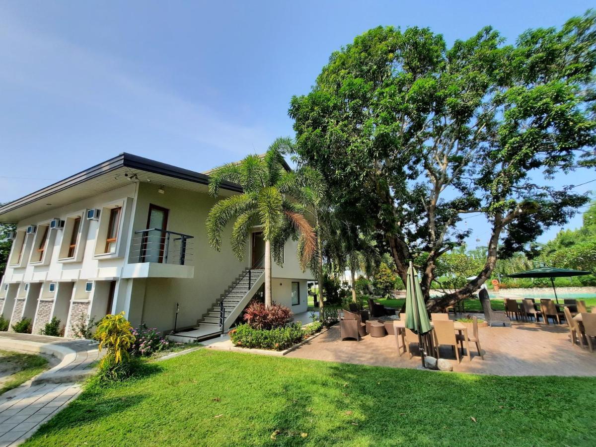เดอะ ฟาร์มเฮาส์ บาย อีดีแอล Hotel Tarlac City ภายนอก รูปภาพ