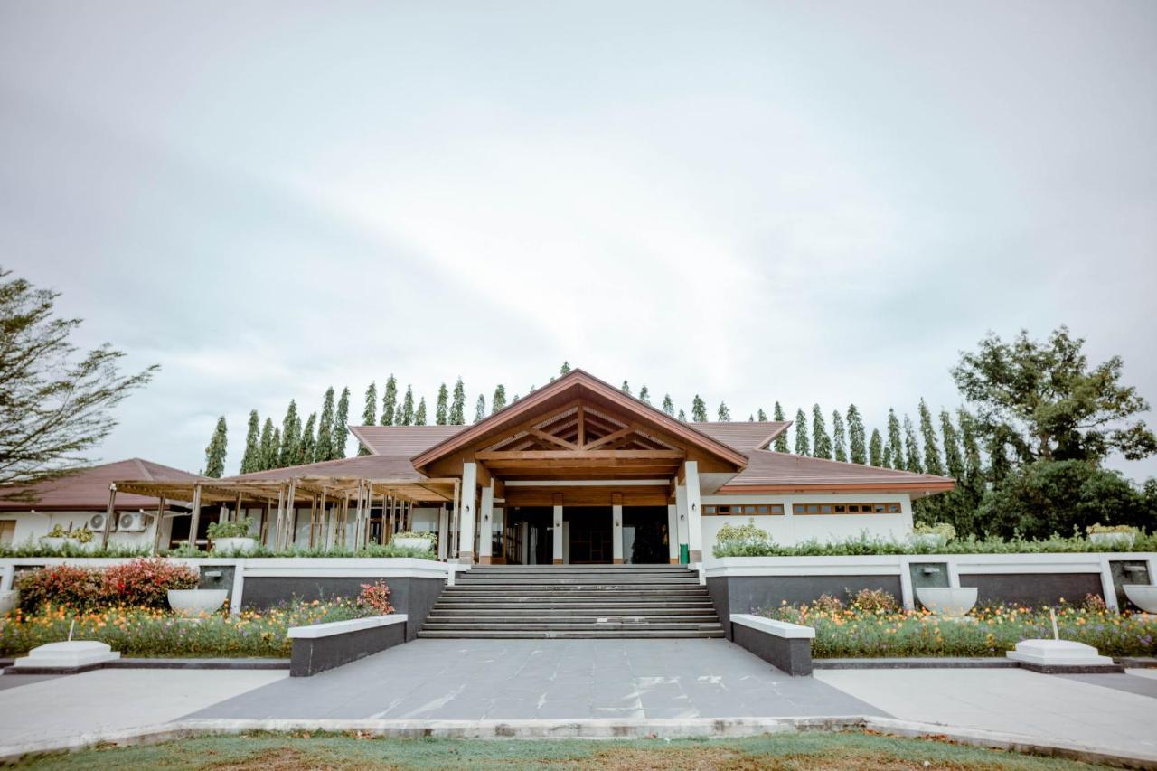 เดอะ ฟาร์มเฮาส์ บาย อีดีแอล Hotel Tarlac City ภายนอก รูปภาพ