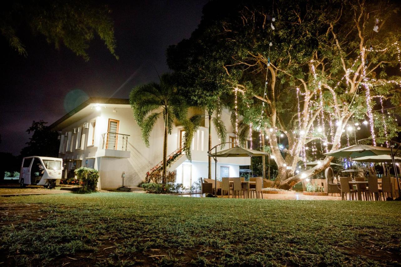 เดอะ ฟาร์มเฮาส์ บาย อีดีแอล Hotel Tarlac City ภายนอก รูปภาพ